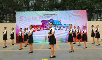 友好時尚購物中心錢塘江路店成功舉辦“家人式”服務(wù)禮儀風采大賽
