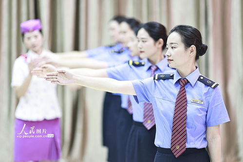 山城窗口展新顏 重慶客運員服務(wù)禮儀培訓(xùn)助力國慶出行